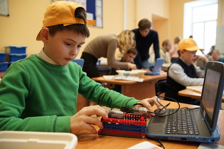 Детская школа программирования. It курсы для детей. Компьютерная академия top, сочи. Школа программирования. Школа программирования для детей.